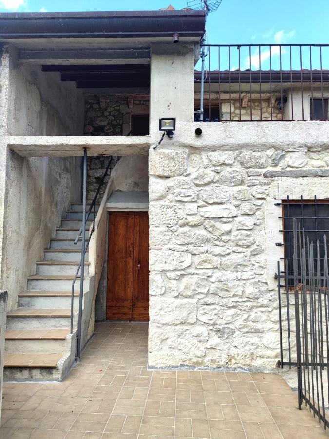 Gasthaus Ai Limiti • 67 • Stonehouse Palombaro Exterior foto